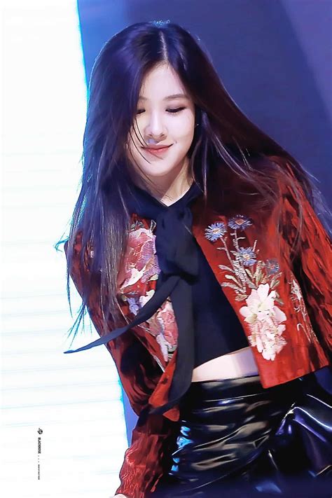 From ashy purple to platinum and now pink. Netizens Choose Between Black Hair and Blonde Hair for ...