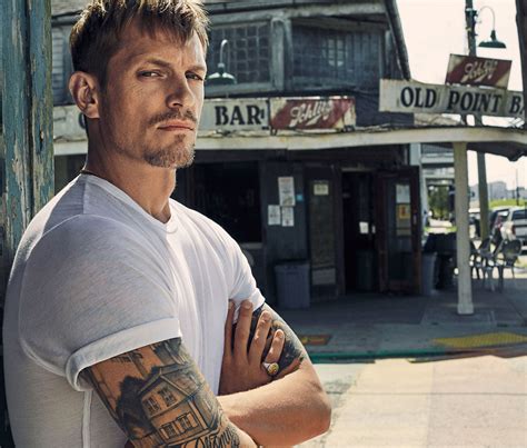 The star of netflix's new show «altered carbon» opens up about #metoo and why he calls himself a feminist in scandinavian talk show skavlan. A Barber Explains How to Get Joel Kinnaman's Versatile Hairstyle