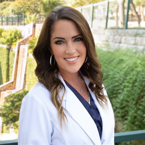 Dr Ashley Deleon Top Surgery And Mtf Surgery In Austin Texas