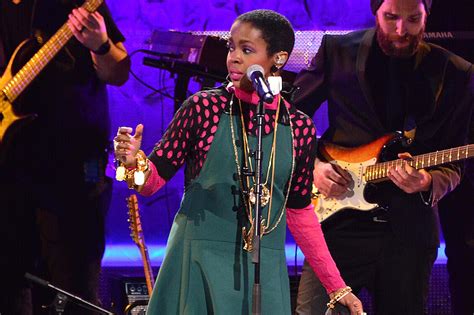Twitter Goes In On Lauryn Hill For Showing Up Three Hours Late To Her