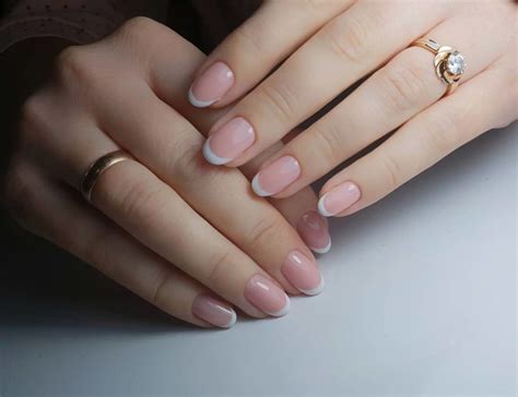 Uñas Cortas 2021: Color, Forma, Tendencias y Nuevas Tecnologías De 2021