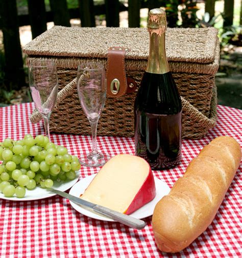 Romantic Picnic Ideas | Romantic Food Ideas