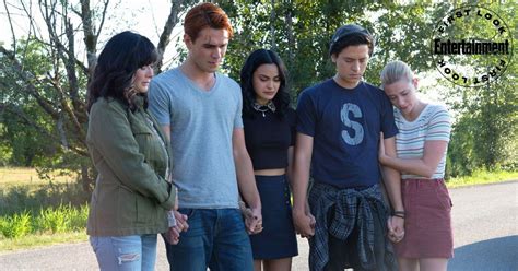 His family is pushing for luke to be buried among the stars in l.a.'s forrest lawn cemetery, a source close to the perry family told radar. Here's Your First Look at Shannen Doherty in Riverdale's ...