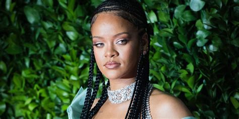 Rihanna Is Officially A Billionaire Hypebeast