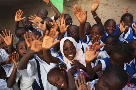 Senegal Happy Smiling School Kids Rejser Bad