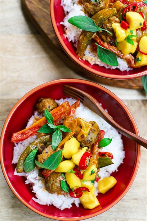 Combine the garlic, ginger and curry paste in a small cuisinart (or mince and mash. Thai Red Curry Chicken Meatballs - Maya Kitchenette