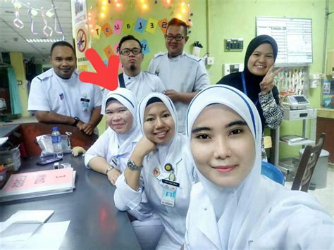 This is the third death involving healthcare workers. Jururawat meninggal dunia akibat dijangkiti COVID-19 ...