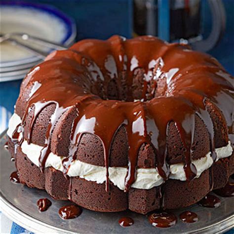 What are some good recipes for christmas cake? Whoopie Pie Cake | Midwest Living