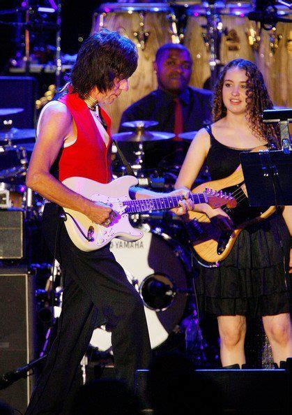 Jeff Beck And Tal Wilkenfeld 07122008 Music Guitar Playing Guitar