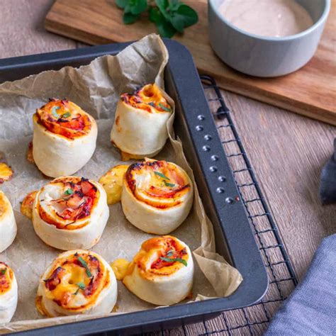 Pizzabrötchen ohne Hefe schnell einfach selber machen