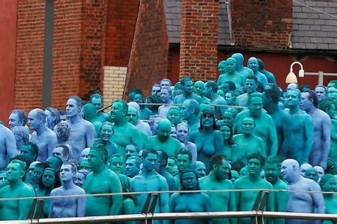Thousands Strip Off In Hull All In The Name Of Art Hull Spencer Tunick Hull City Centre