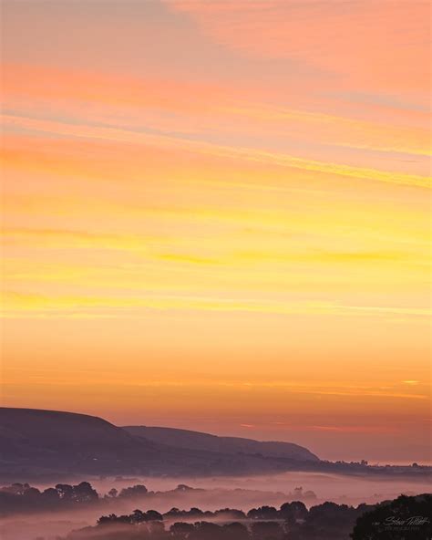 The Fog Days Ii Foggy Sunrise At Corfe Castle Dorset Eng Flickr