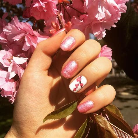 20 Charming Cherry Blossom Nail Art Naildesigncode