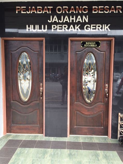 Aplikasi hebahan jabatan pendidikan perak ini memudahkan warga pendidikan negeri perak (pejabat pendidikan daerah dan sekolah) serta pelanggan jabatan pendidikan negeri perak mendapatkan informasi terkini terus dari laman web jabatan pendidikan negeri perak. Pejabat OBJ Negeri Perak: Pejabat OBJ Hulu Perak