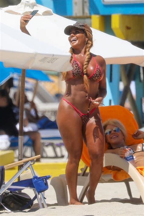 Puerto Rican Milf Maripily Rivera In Sexy Bikini Candid Shiny Girls