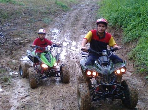 With its 3,000 lights, it also puts on a show for those down below. RIDE MAKAN DURIAN DI BAYU RESORT NAKA , KEDAH BERSAMA TEAC ...