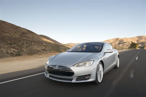 Tesla Model S Rear Wheel Drive Vs All Wheel Drive The Advantages And