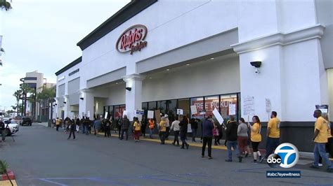 Strike Vote Begins For Thousands Of Socal Grocery Workers Amid