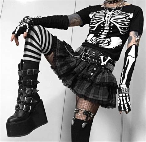 Alt Fit In Grunge Fashion Pastel Goth Fashion Metal Clothing