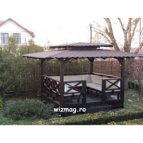 Respectivul model de foisor modern si minimalist este unul extrem de atractiv, prin simplitate, marime, design si rezistenta fata de intemperiile diverse, de pe tot parcursul anului. Foisor modern din lemn | Modern și Lemn