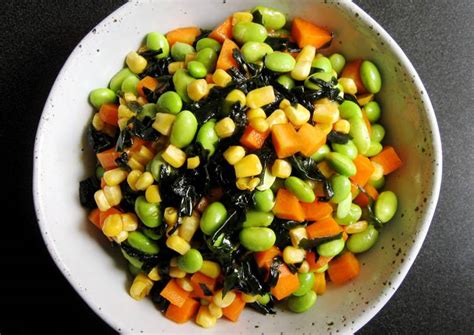Steps To Make Ultimate Wakame Edamame And Carrot Crunchy Salad Fall