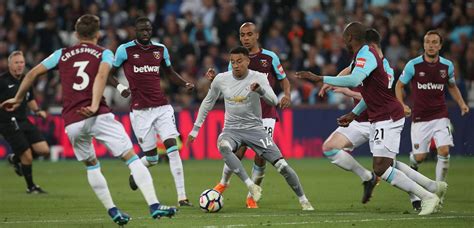 In the current club west ham played 1 seasons, during this time he played 18 matches and scored 9 goals. Transfer: Jesse Lingard is heading to West Ham on loan