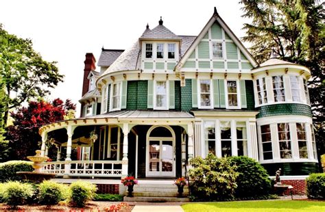 Is Buying a Historic Home Right for You? | Zillow Blog