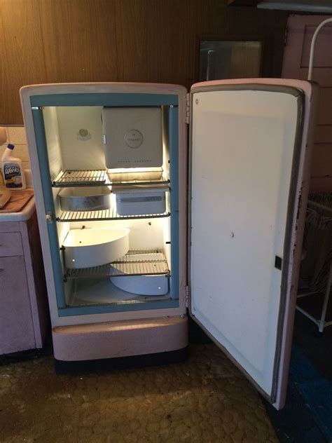 beautiful retro pink vintage 1940 s hotpoint refrigerator working great retro pink hotpoint