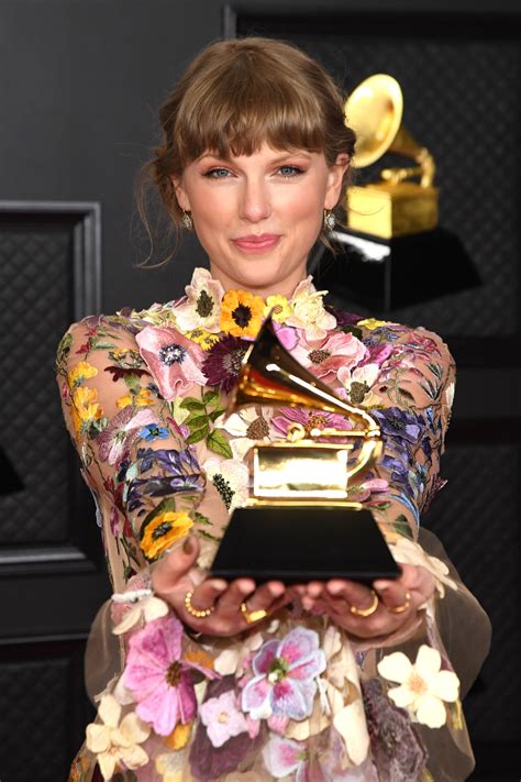 Taylor Swift Grammys 2022 Dancing