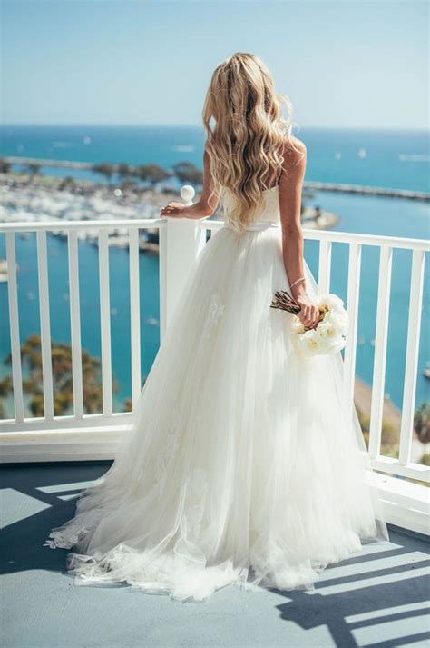 Https://favs.pics/wedding/best Color To Wedding Dress For The Beach