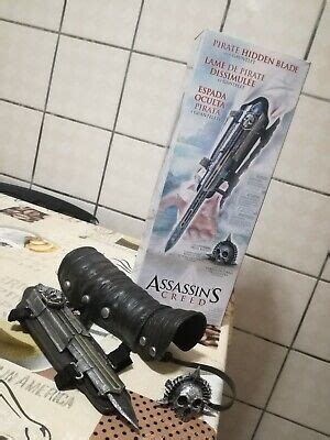 Assassin S Creed Pirate Hidden Blade With Gauntlet And Skull Buckle Ebay