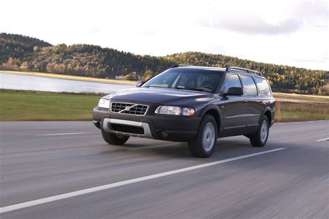 2005 Volvo Xc70 The Original Crossover Vehicle Gets A Facelift