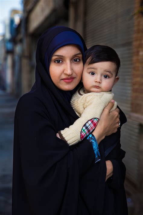Atlas Of Beauty Powerful Photos Of Moms And Daughters Around The World