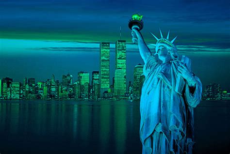 Statue Of Liberty 1000pc Glow In The Dark Jigsaw Puzzle By Tomax