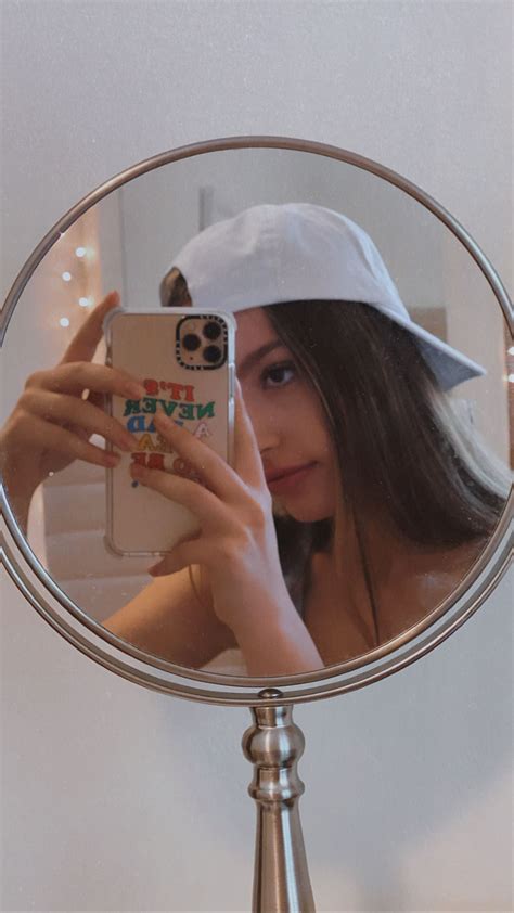 Iphone Mirror Selfie Mirror Selfies Cute Selfie Ideas Selfie Poses Girl Photography Poses