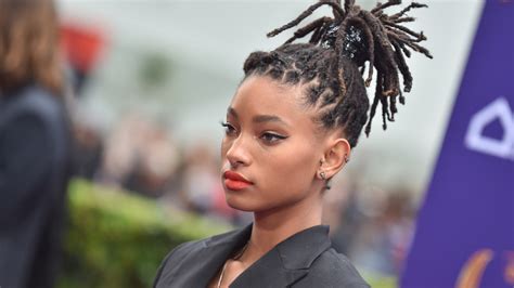Willow Smith Comes Out Entertainment Talk Gaga Daily