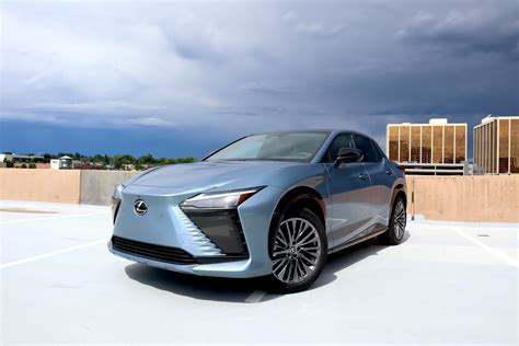 First Drive Theres 1 Key Issue That Holds The 2023 Lexus Rz 450e Back
