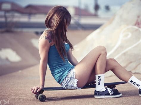 Hot Skateboard Girl Wallpaper Cô Gái Trượt Băng Ván Trượt Thể Thao