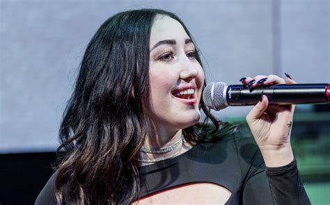 Noah cyrus tickets, tour dates & concerts 2021/2022 ♫. Noah Cyrus y el vestido excéntrico de los Grammy 2021