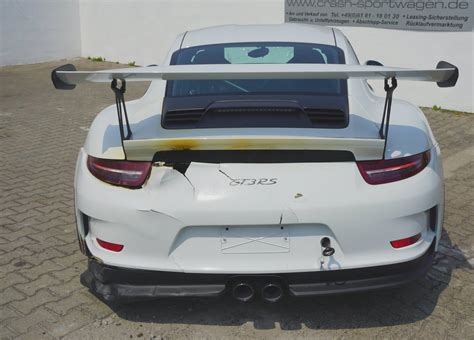 2016 Porsche 911 Gt3 Rs Has First Crash Shows Signs Of Fire