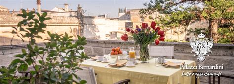 Bed and breakfasts are often private family homes and typically have between four and eleven rooms, with six being the average. Pin su Italie