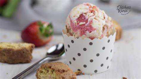 Rezept Erdbeer-Rhabarber Eis mit Cantuccini in der Eismaschine -
