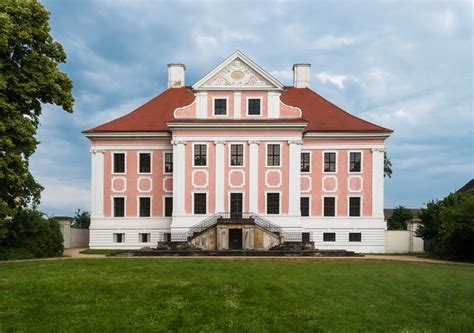 Allan gray, hsbc, vunani securities, tower capital, peregrine capital, sovereignty capital, flagship asset management, appian natural resources fund, laurium capital, anchor capital, tantalum capital, investec asset management, public investment. Groß Rietz - Barockschloss | Barockschloss, Architektur ...