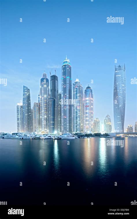 Dubai Marina Skyline At Night Hi Res Stock Photography And Images Alamy