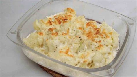 Comenzamos por una receta que tiene el toque especial cocinar durante 20 minutos removiendo constantemente. Deliciosa y sencilla coliflor gratinada en pocos minutos