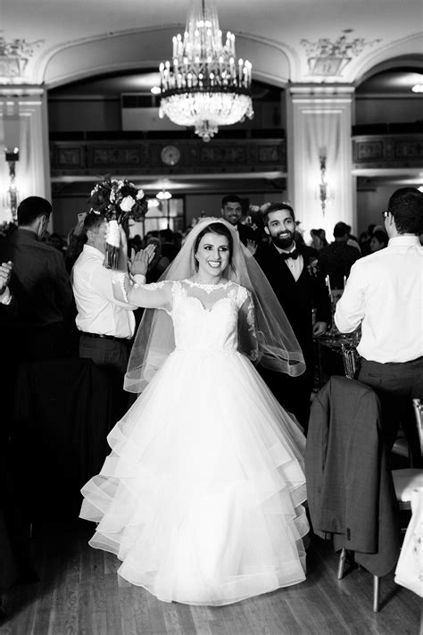Detroit's masonic temple is the largest building of. Irda & Stephen | Elegant Masonic Temple Wedding in ...