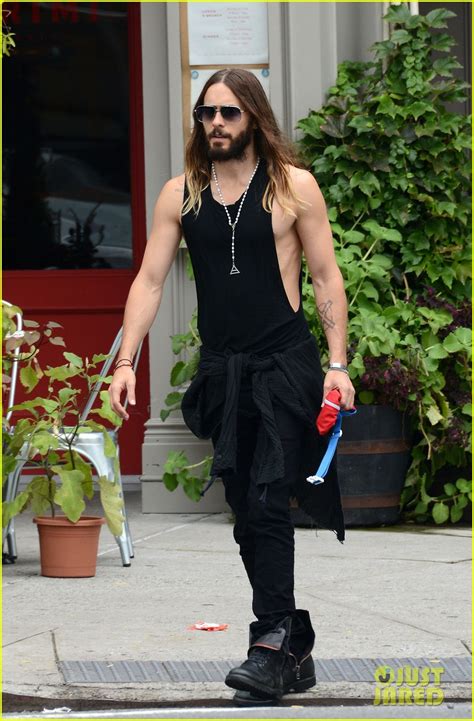 Jared Leto S Muscles Are On Full Display For Big Apple Outing Photo Jared Leto