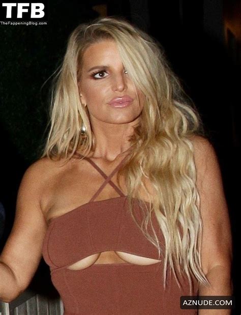 Jessica Simpson Sexy Seen Showing Off Her Underboob At Delilah In West
