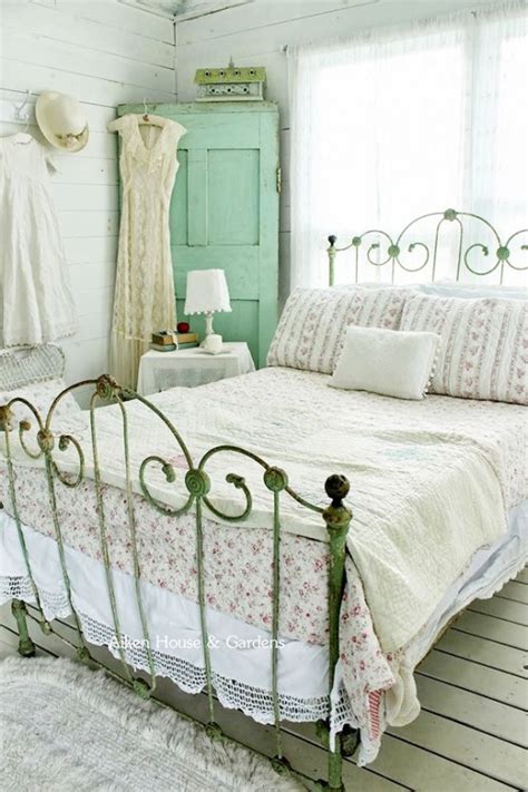 While the cabbage roses and oversize florals of yesteryear are still pretty in small doses, they certainly are not your only options. 53 Sweet Shabby Chic Bedroom Décor Ideas - DigsDigs