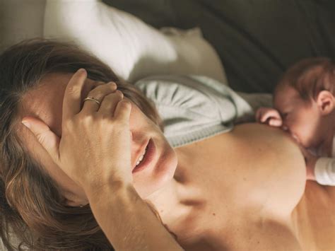 Karmienie noworodka piersią podstawowe zasady
